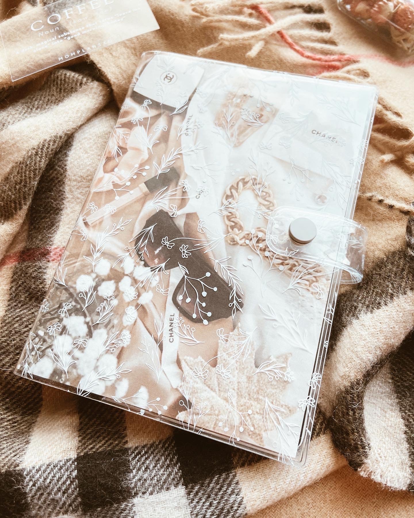 JD132F - B6 Stalogy - White-Print Floral Clear Cover with